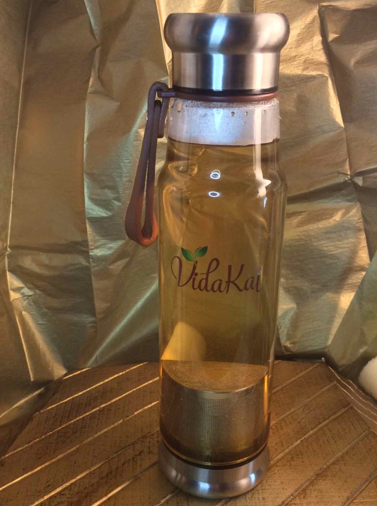 VidaKai Tea Infuser Bottle Components with Brewed Green Chai Tea