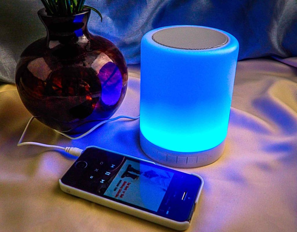 ZHOPPY 2-in-1 Night Light and Bluetooth Speaker