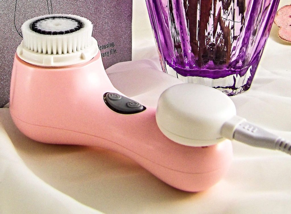 PleasingCare Sonic Facial Cleansing Brush