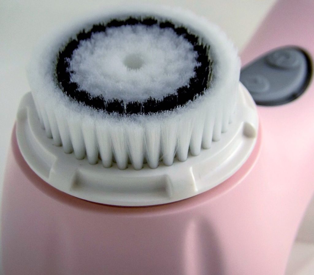 PleasingCare Sonic Facial Cleansing Brush