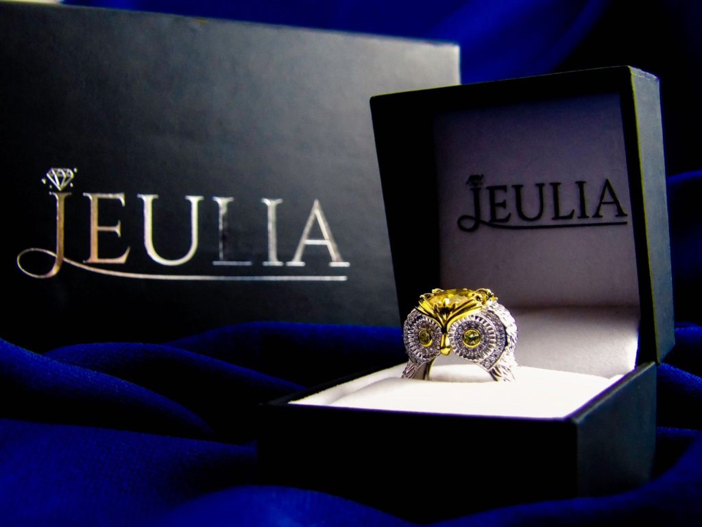 Jeulia Two Tone Feather Round Cut Created Topaz Owl Ring