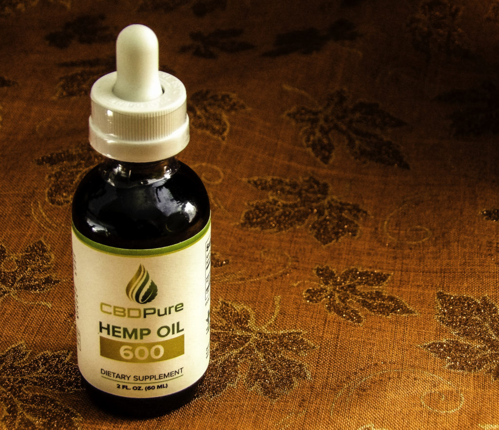 CBDPure 600 mg Organic Hemp Oil has a nutty flavor