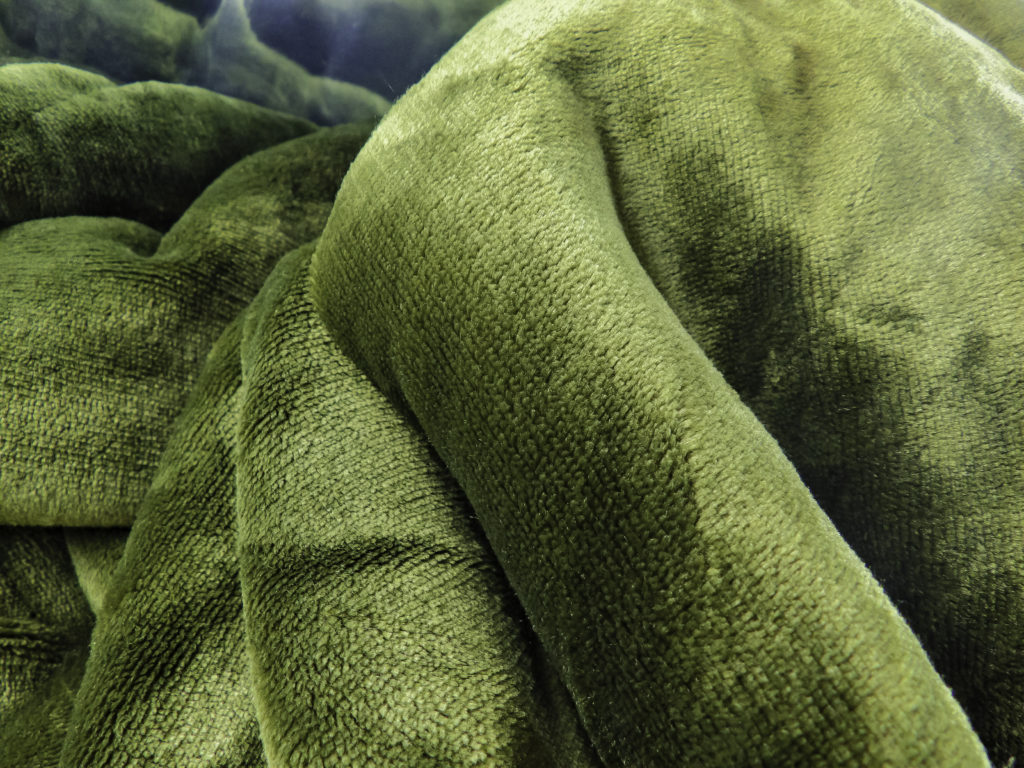 Bedsure blanket in Olive Green