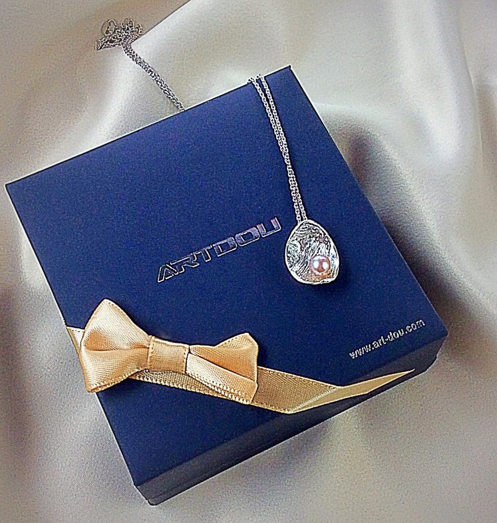 Artduo Gift box and pendant