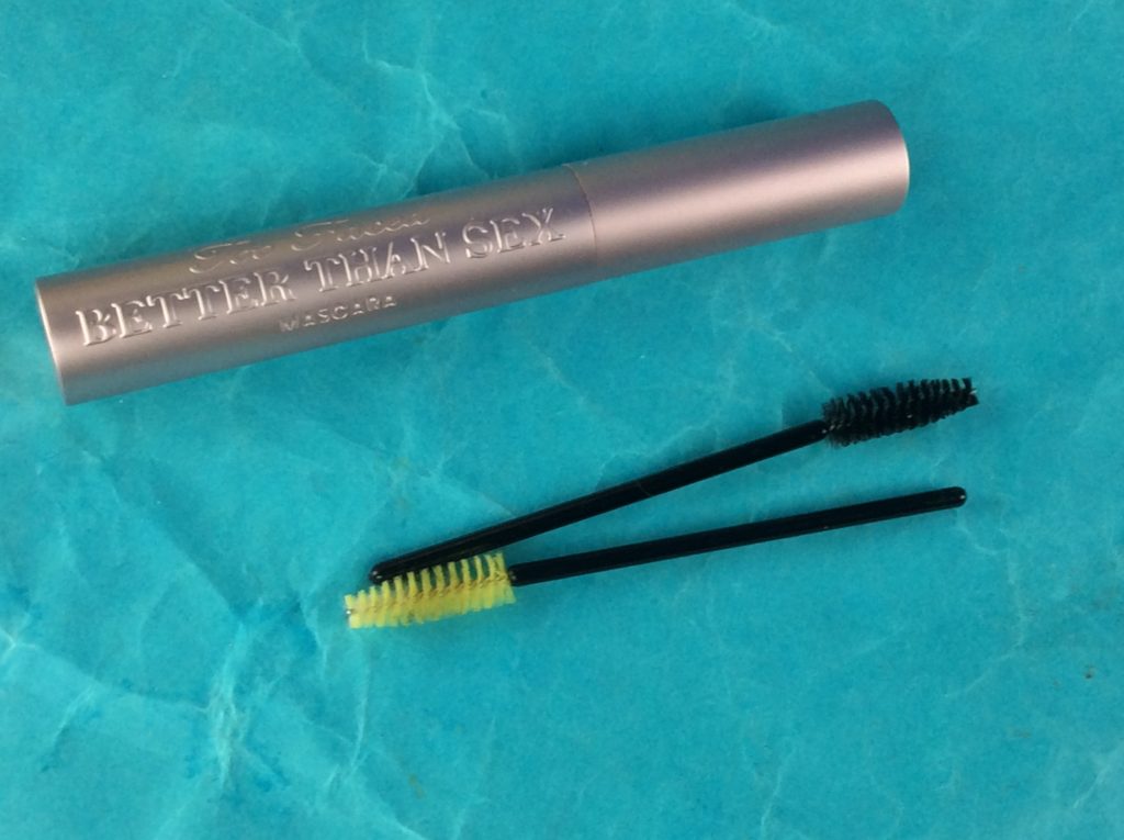 STYLECHICKS hack: Apply wet mascaras with disposable wands for maximum control